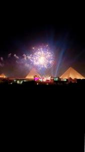 Foto dalla galleria di Ahmose Pyramids view inn a Il Cairo