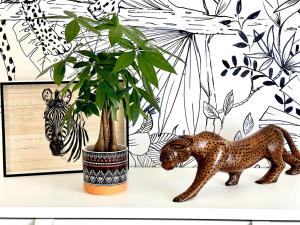 Fotografie z fotogalerie ubytování L ÂME VOYAGEUSE, Raffinée, 2-8 personnes, 15 min des plages v destinaci Baye