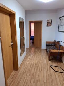 Фотография из галереи Apartament in the center of Poprad-free parking в Попраде