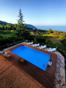 Výhled na bazén z ubytování Villa Lina Casa Vacanza nebo okolí