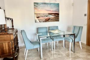 Posedenie v ubytovaní MARBELLA - ALICATE BEACHFRONT Apartment-9