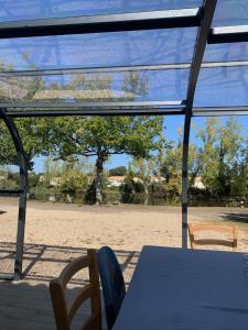 Φωτογραφία από το άλμπουμ του Maison avec jacuzzi proche plages σε Avrillé