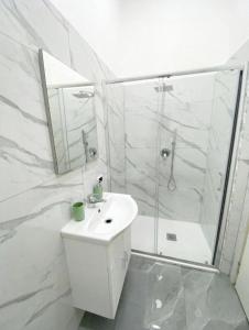 Bagno di DOMUS LUIGI LEONE 2