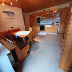 Kuchyňa alebo kuchynka v ubytovaní Pitztal Ferienwohnungen + 14 fotografií