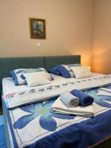 Katil atau katil-katil dalam bilik di Bezdan Guesthouse