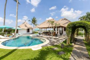 Bazén v ubytování Luxury resort style Villa! nebo v jeho okolí