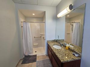 Kúpeľňa v ubytovaní Cozy Stay at the Inman - 214