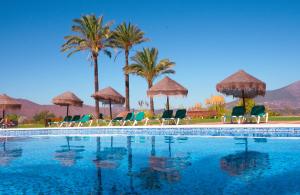 Bazén v ubytování Beautiful luxurious 2 bedroom apartment with a breathtaking view at La Cala Golf nebo v jeho okolí