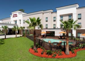 eine Darstellung der Vorderseite des Hotels in der Unterkunft Hampton Inn and Suites Marksville in Mansura