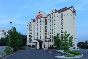 een weergave van de troef internationale hotel en casino bij Hampton Inn & Suites Atlanta-Galleria in Atlanta