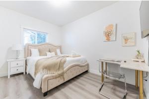 Postel nebo postele na pokoji v ubytování Si & Daniel Home Near YVR Airport & Skytrain Separate Entry Free Parking
