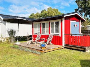 Un jardín fuera de 4 star holiday home in SÖLVESBORG-By Traum