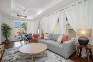 Fotografie z fotogalerie ubytování ALH Vacay - Springs 8 - 2 Bedrooms with Maid room v Dubaji