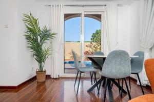Fotografie z fotogalerie ubytování ALH Vacay - Springs 8 - 2 Bedrooms with Maid room v Dubaji