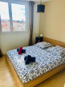 Postel nebo postele na pokoji v ubytování APPARTEMENT 3 chambres, 85 M2, résidence sécurisée