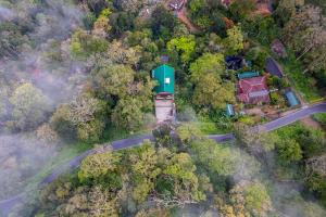 Een luchtfoto van K Mansion