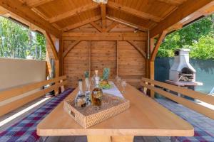 Nápoje v ubytovaní Holiday home in Jadranovo 33199