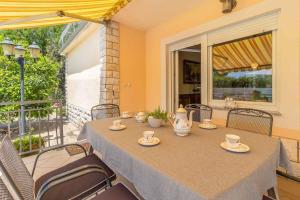 Balkón nebo terasa v ubytování Holiday home in Jadranovo 33199