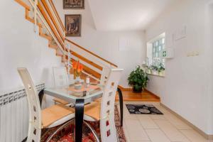 Fotografie z fotogalerie ubytování Holiday home in Jadranovo 33199 v destinaci Jadranovo