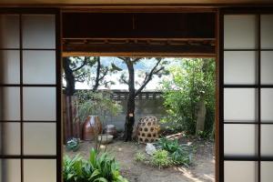 Zahrada ubytování 離島-宿navelの学校-三原港から船で14分