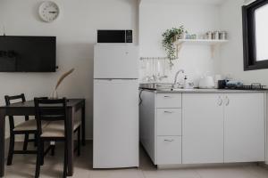 Levinsky Market - Prime Location Studio - Steps from Neve Tzedek