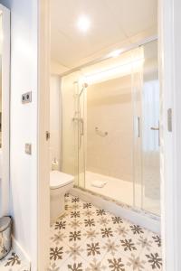 Kúpeľňa v ubytovaní Serennia Fira Gran Via Exclusive Rooms