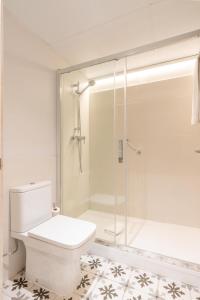 Kúpeľňa v ubytovaní Serennia Fira Gran Via Exclusive Rooms