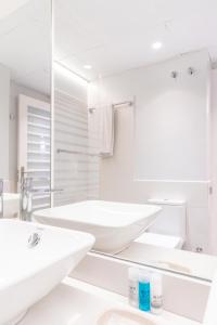 Kúpeľňa v ubytovaní Serennia Fira Gran Via Exclusive Rooms