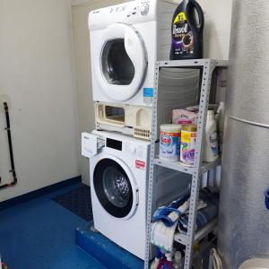 施皮茨Spiez Lakeview by the station Room C的相册照片