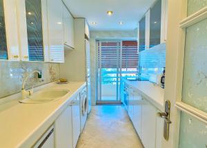 Kúpeľňa v ubytovaní Parque Marbella Three Bedroom Apartment