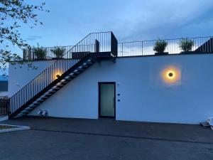 Budova, kde se aparthotel nachází