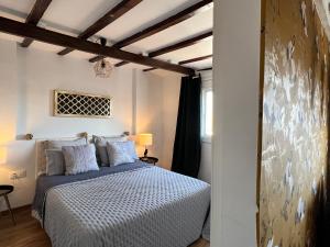 Posteľ alebo postele v izbe v ubytovaní Diamond Rooftop & private terrace sea views