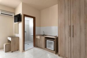 Kuchyňa alebo kuchynka v ubytovaní Rose Hotel Faliraki
