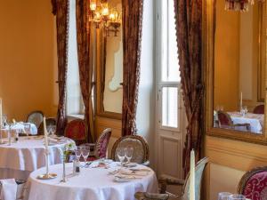 A restaurant or other place to eat at Sofitel Winter Palace Luxor