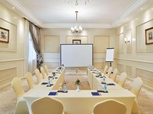 The business area and/or conference room at Sofitel Winter Palace Luxor