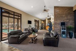 Posezení v ubytování Quality Inn Richfield I-70