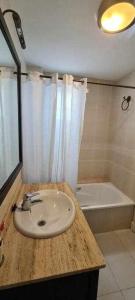 A bathroom at La Casita de Guía by Sanlúcar Housing Még 12 kép