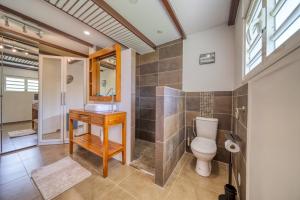 Koupelna v ubytování Villa Kap Corail + 23 fotografií