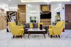 TV a/nebo společenská místnost v ubytování PARK YALÇIN HOTEL