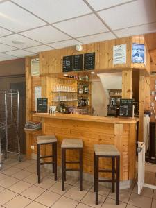 Lounge nebo bar v ubytování Fasthotel Annecy