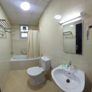 Koupelna v ubytování Al Khaleej Plaza Furnished Apartments LLC