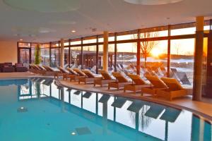 Bazén v ubytování Hotel AVIVA - für Singles & Alleinreisende nebo v jeho okolí