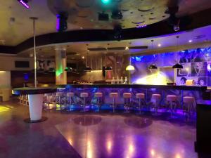 Lounge nebo bar v ubytování Hotel AVIVA - für Singles & Alleinreisende