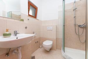 Koupelna v ubytování Apartments Ljiljana