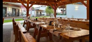 Restaurace v ubytování WRZOS resort & wellness **** DOMKI CAŁOROCZNE