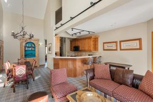 Η κουζίνα ή μικρή κουζίνα στο Chamonix 41, Snowmass Ski-In/Ski-Out Condo w/Washer/Dryer/Free WiFi