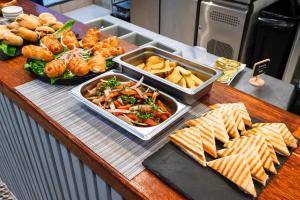 Comida no hotel ou em algum lugar perto