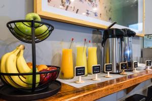 Comida no hotel ou em algum lugar perto