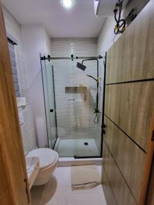 Baðherbergi á Ikoyi/Banana Studio Room