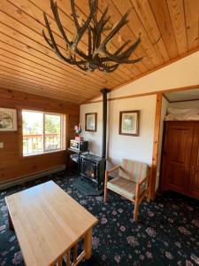 Postel nebo postele na pokoji v ubytování Deer Harbor Inn